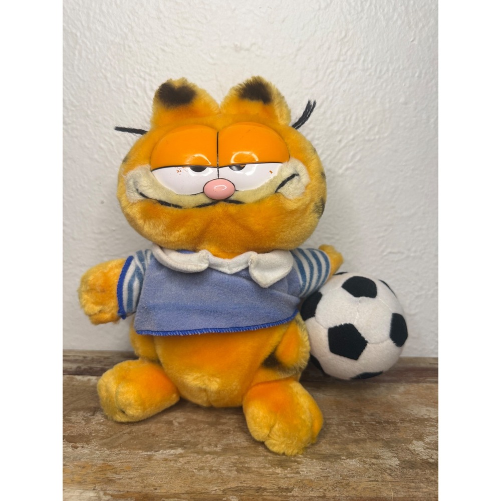 Vintage 1981 Dakin Garfield Soccer Player Plush‎ Toy 9"